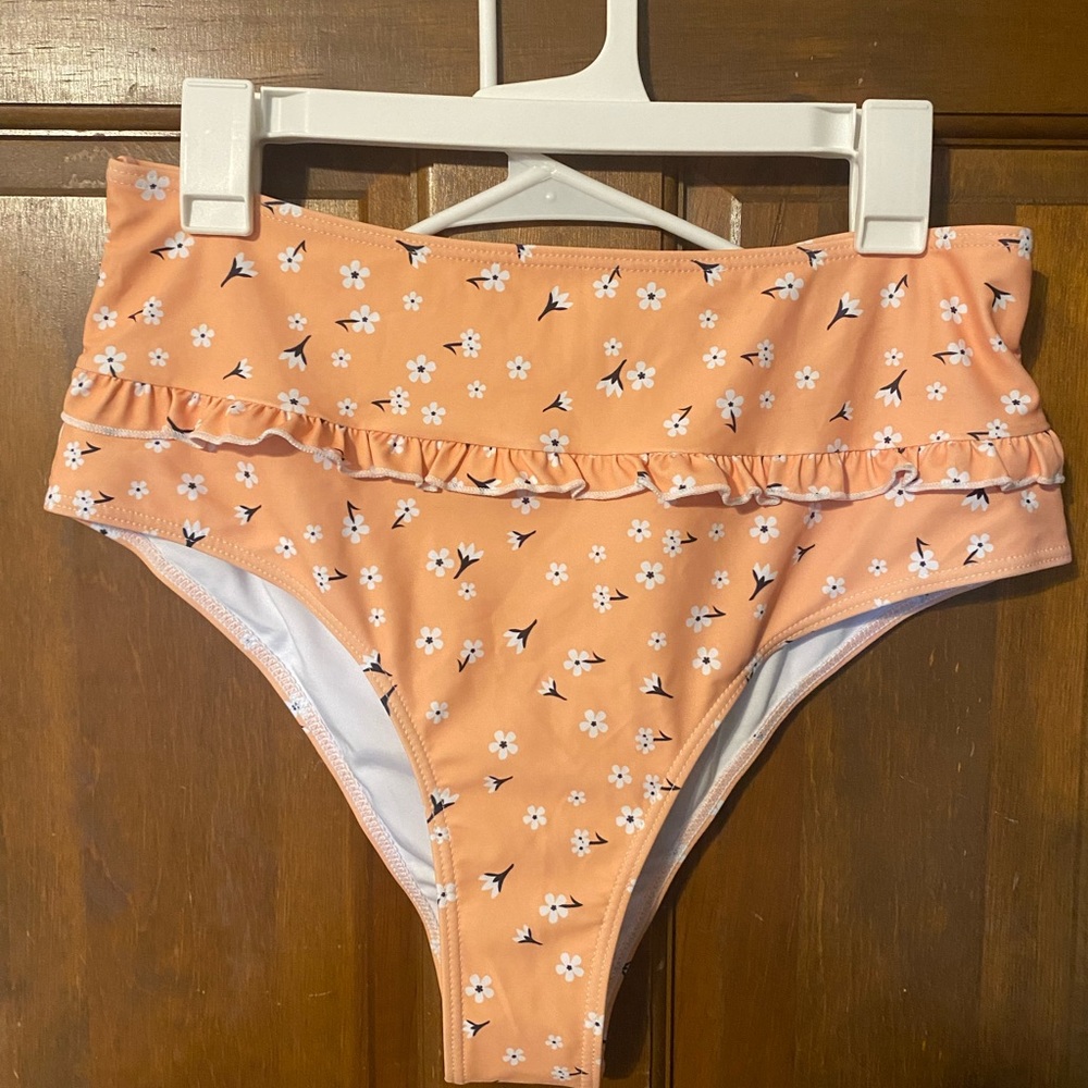 Cupshe bathing suit. Sold together. Never worn.